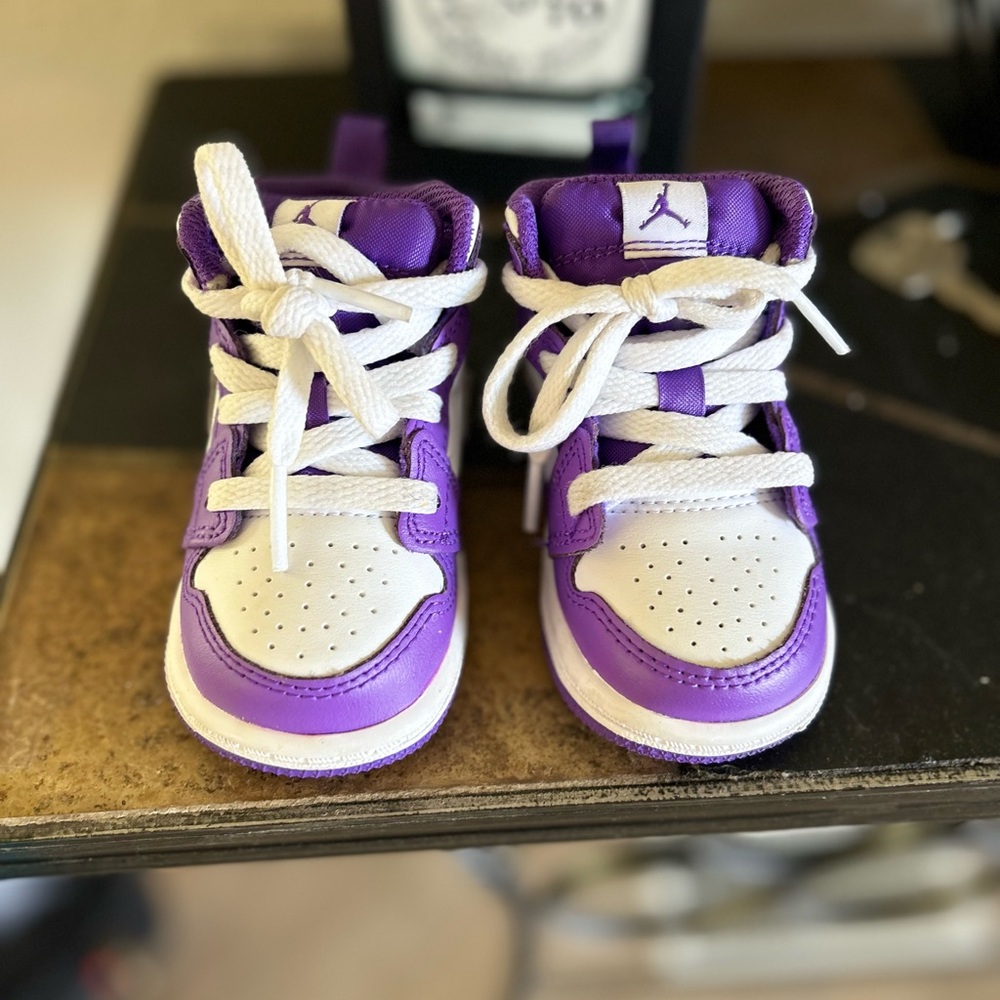 Purple/white Nike mids size 4C